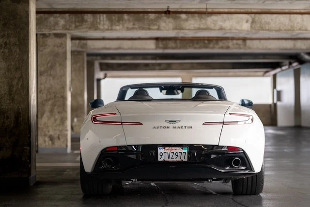 2025 Aston Martin DB12 - Image 29 of 31