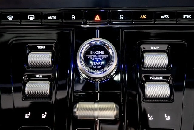 2025 Aston Martin DB12 - Image 19 of 31