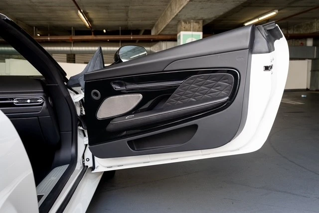 2025 Aston Martin DB12 - Image 14 of 31