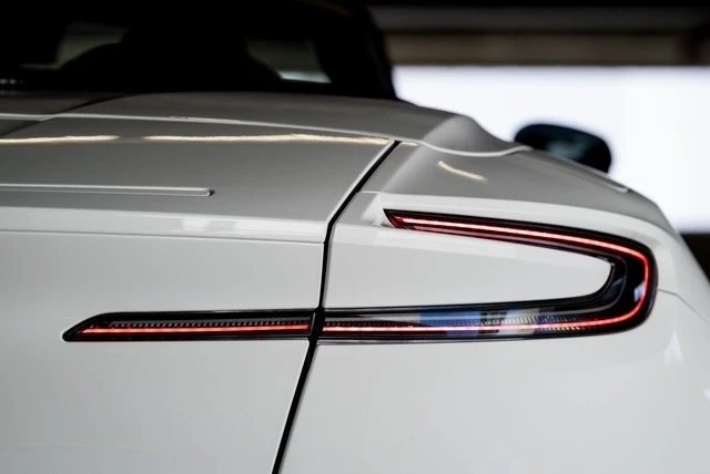 2025 Aston Martin DB12 - Image 23 of 31