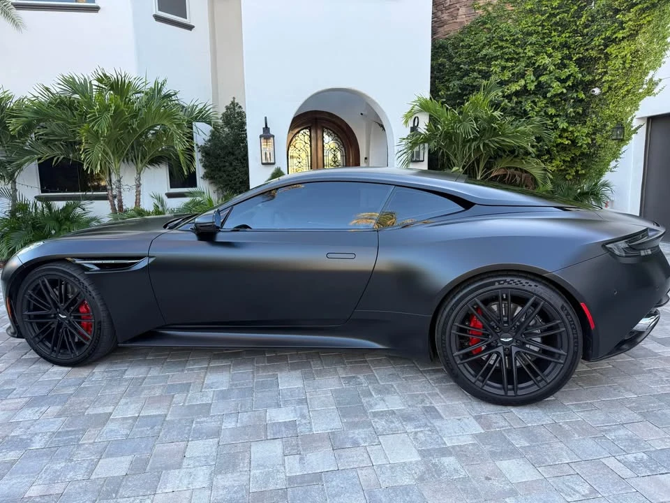 2025 Aston Martin DB12 - Image 3 of 19