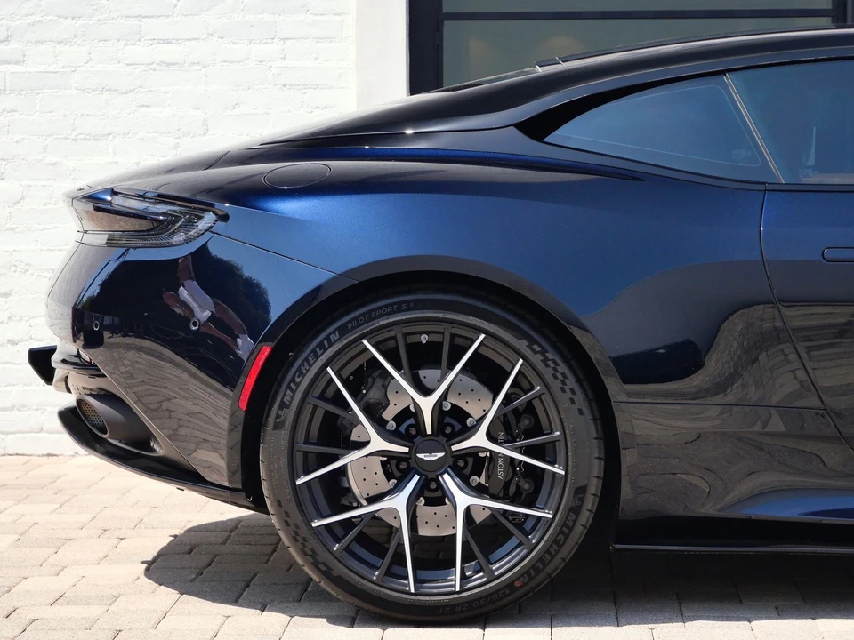 2025 Aston Martin DB12 - Image 16 of 27