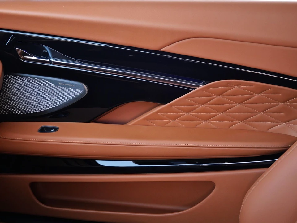 2025 Aston Martin DB12 - Image 19 of 27