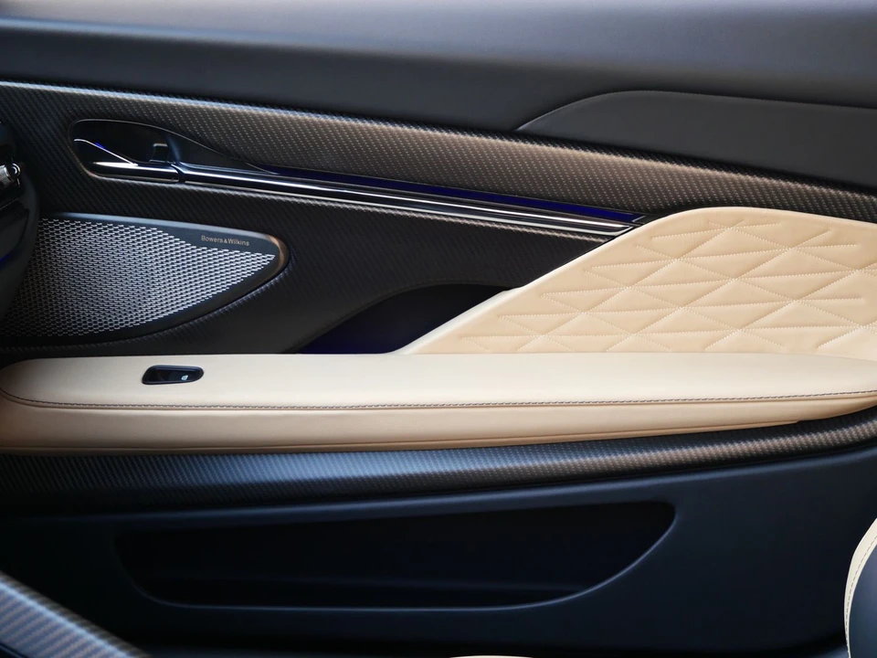 2025 Aston Martin DB12 - Image 20 of 28