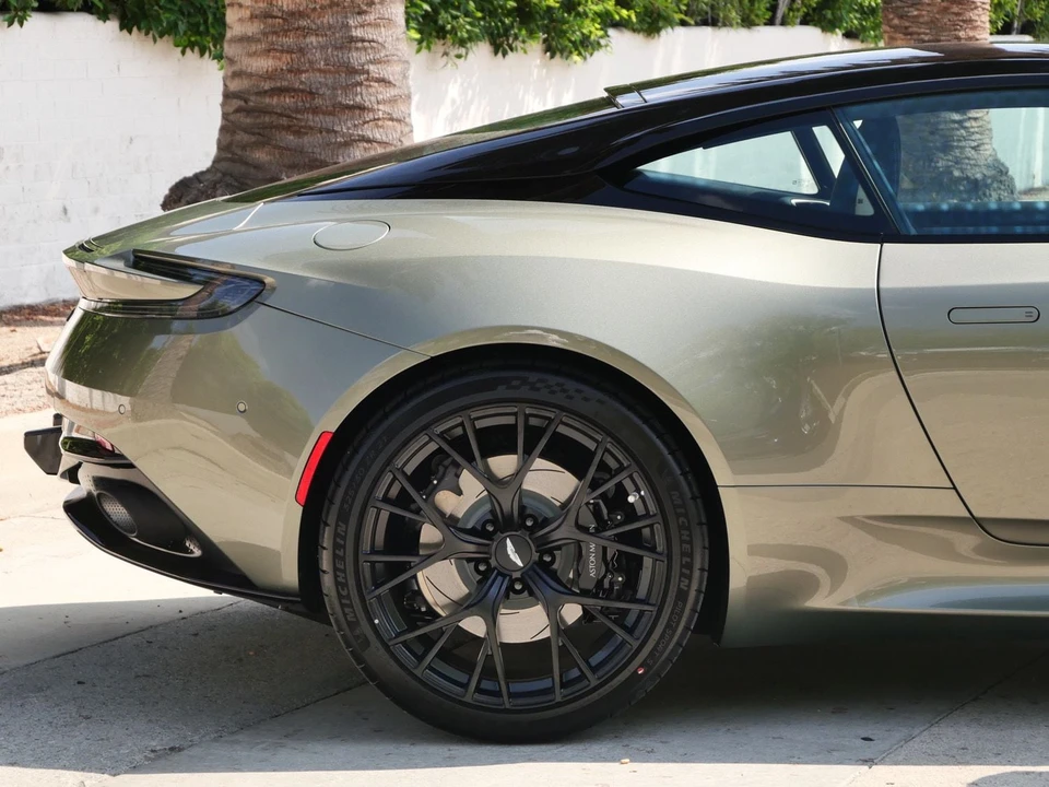 2025 Aston Martin DB12 - Image 17 of 28