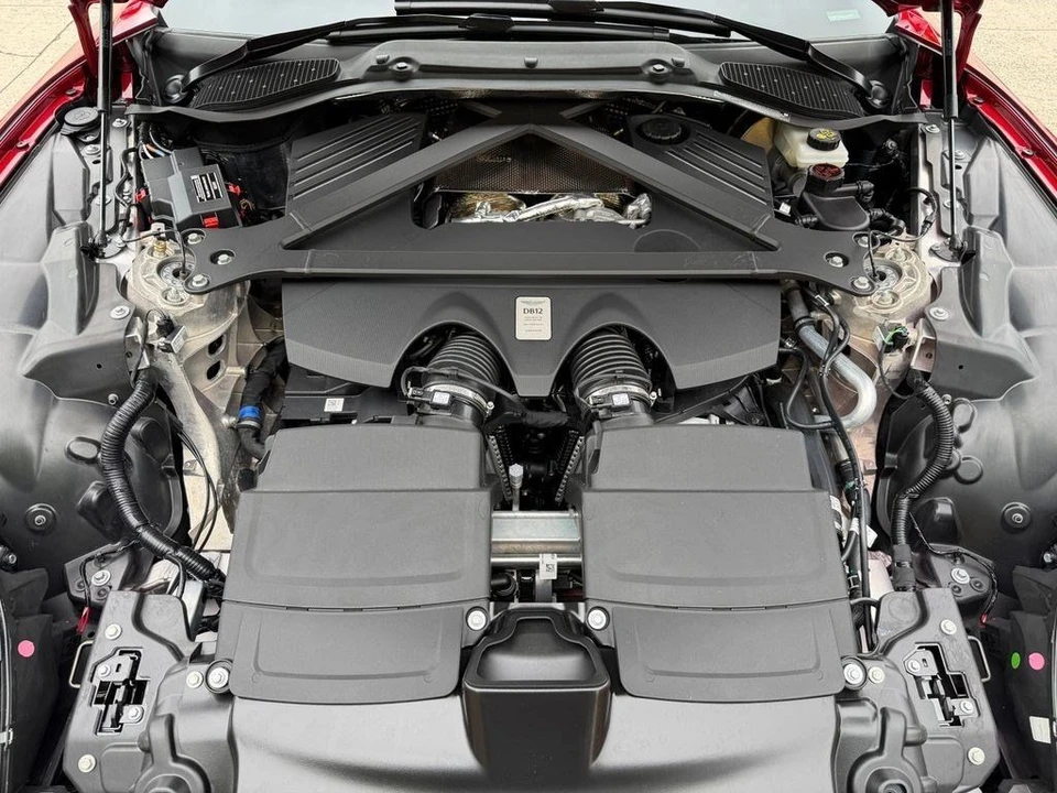 2025 Aston Martin DB12 - Image 19 of 31