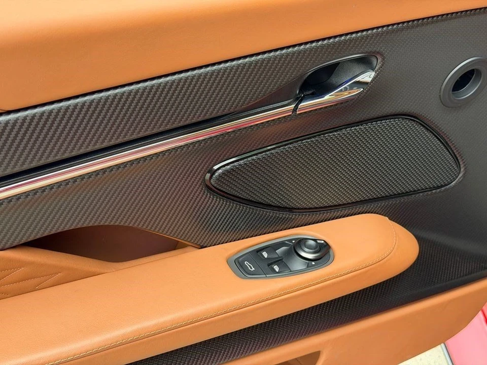 2025 Aston Martin DB12 - Image 23 of 31