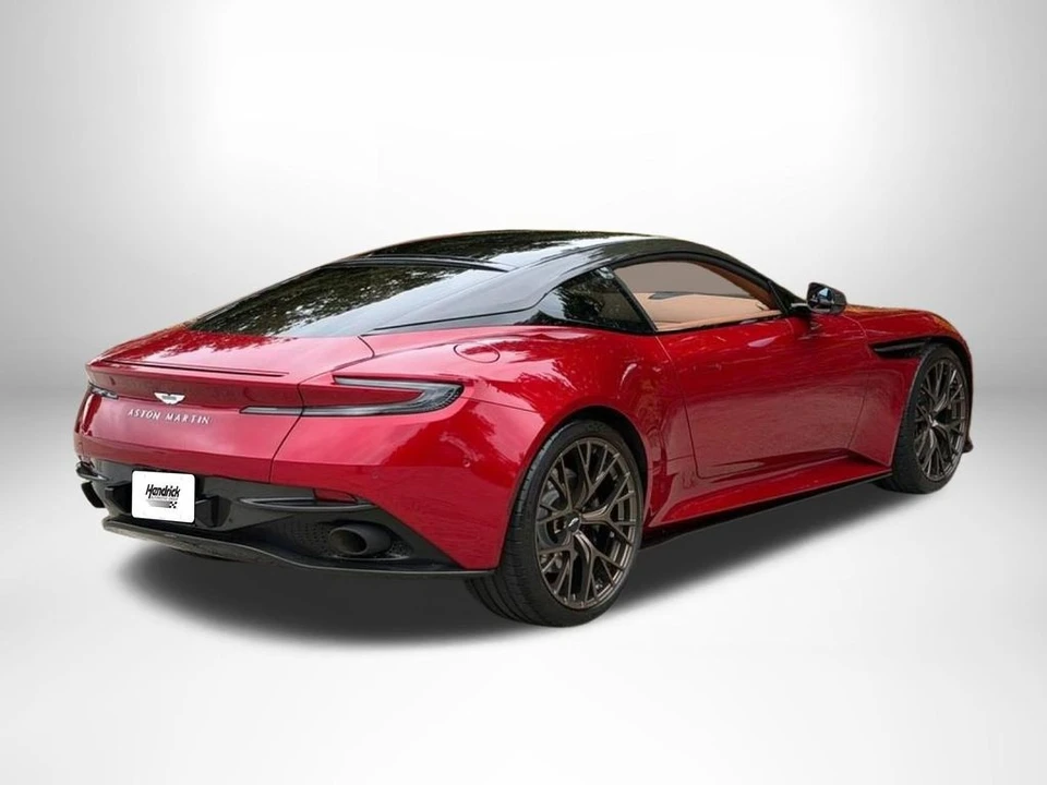 2025 Aston Martin DB12 - Image 15 of 31