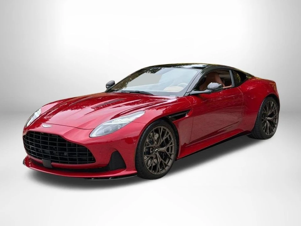 2025 Aston Martin DB12 - Image 18 of 31