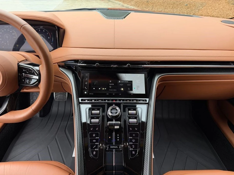 2025 Aston Martin DB12 - Image 25 of 31