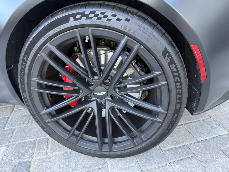 2025 Aston Martin DB12 - Image 25 of 26