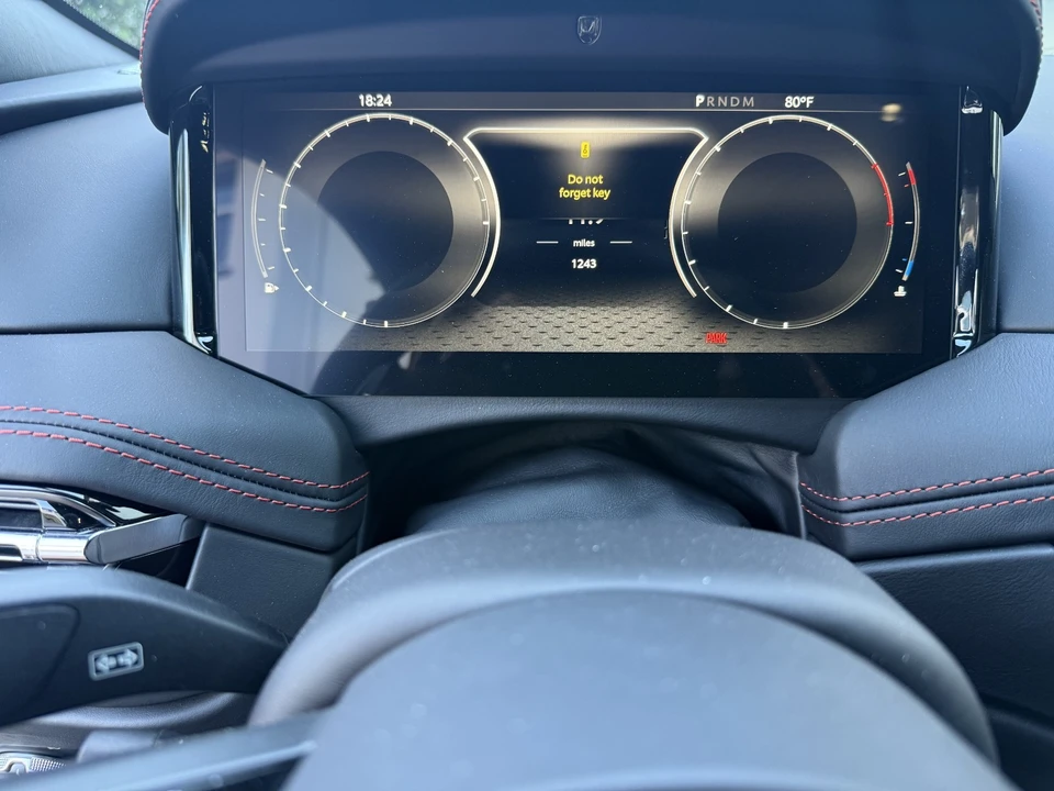 2025 Aston Martin DB12 - Image 19 of 26