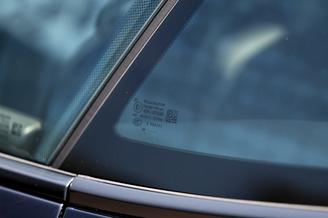 2025 Aston Martin DB12 - Image 13 of 31