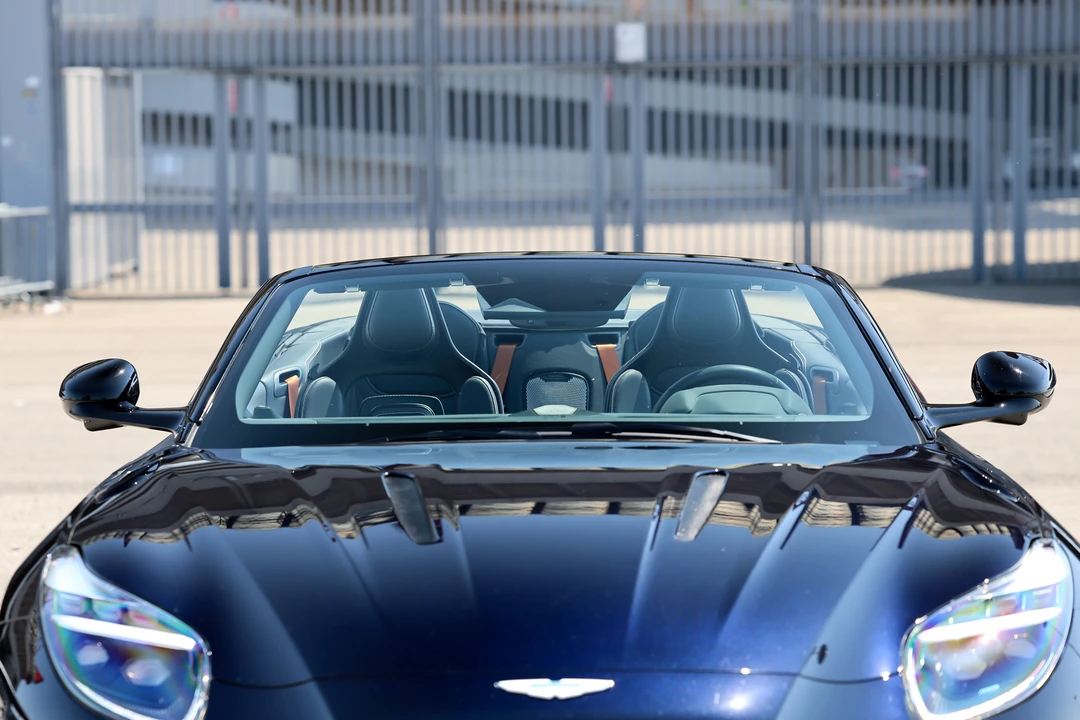 2025 Aston Martin DB12 - Image 19 of 31