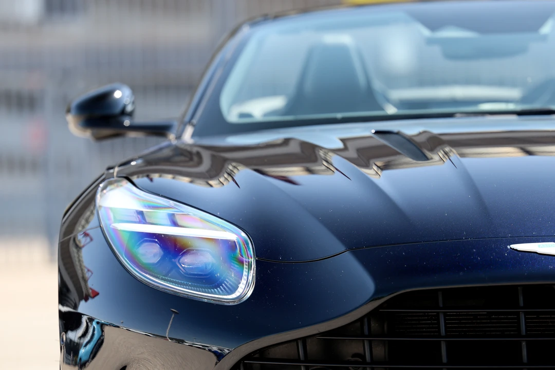 2025 Aston Martin DB12 - Image 20 of 31