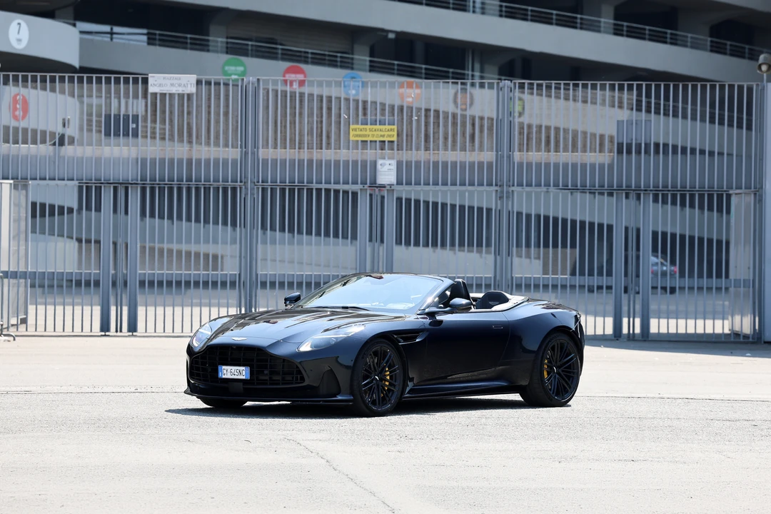 2025 Aston Martin DB12 - Image 8 of 31