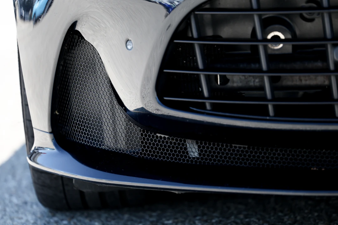 2025 Aston Martin DB12 - Image 25 of 31