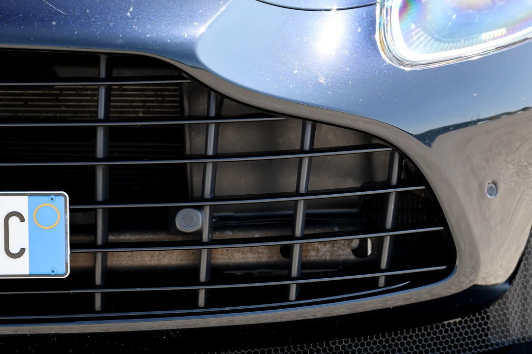 2025 Aston Martin DB12 - Image 26 of 31