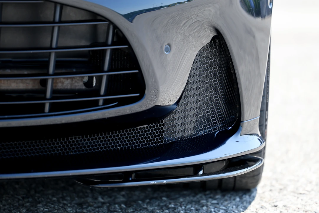 2025 Aston Martin DB12 - Image 27 of 31