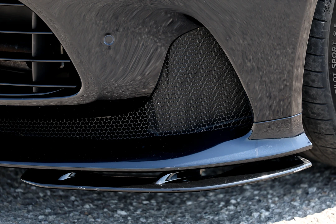 2025 Aston Martin DB12 - Image 28 of 31