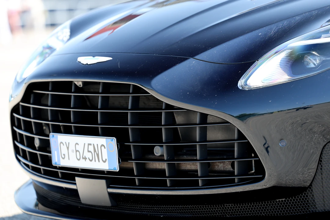 2025 Aston Martin DB12 - Image 31 of 31