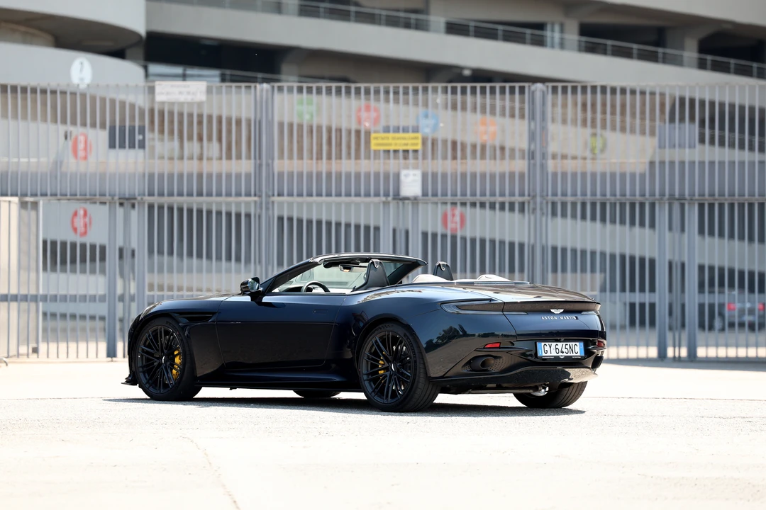 2025 Aston Martin DB12 - Image 6 of 31