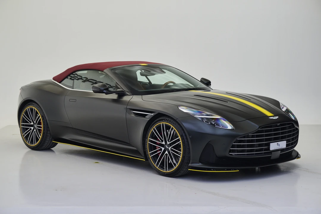 2025 Aston Martin DB12 - Image 3 of 31