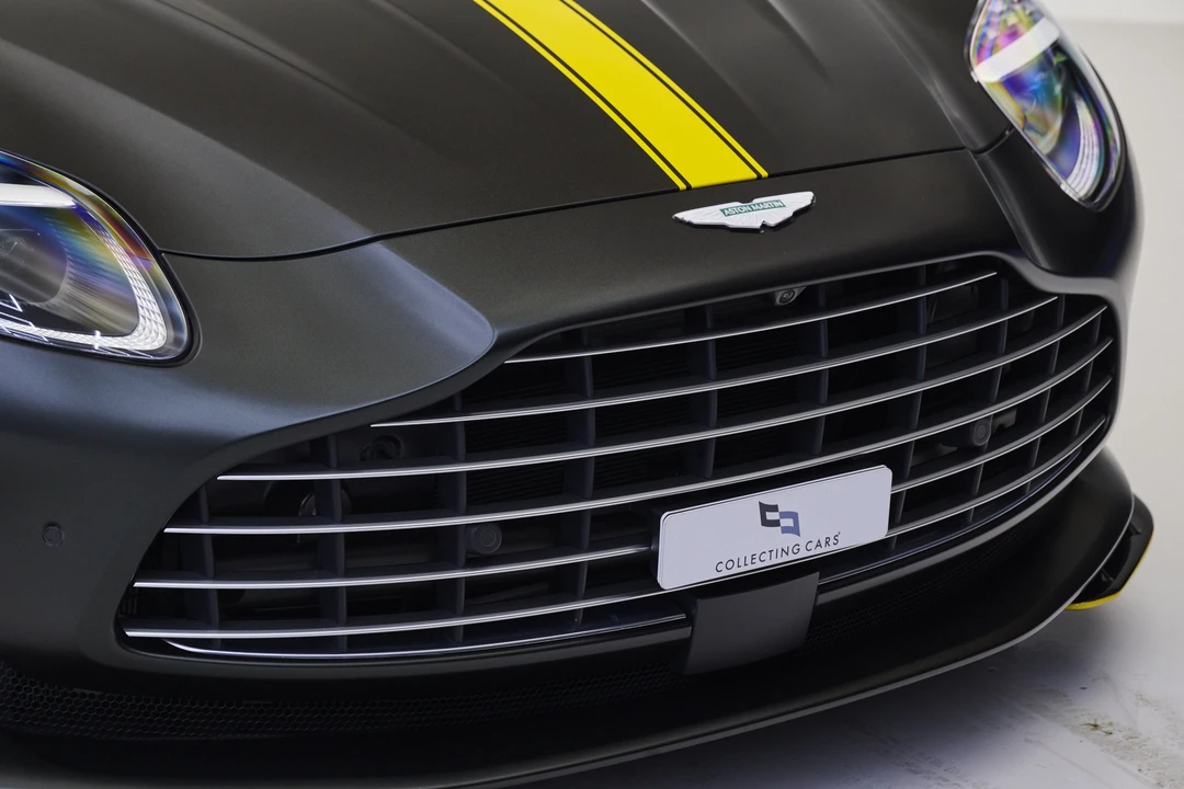 2025 Aston Martin DB12 - Image 19 of 31