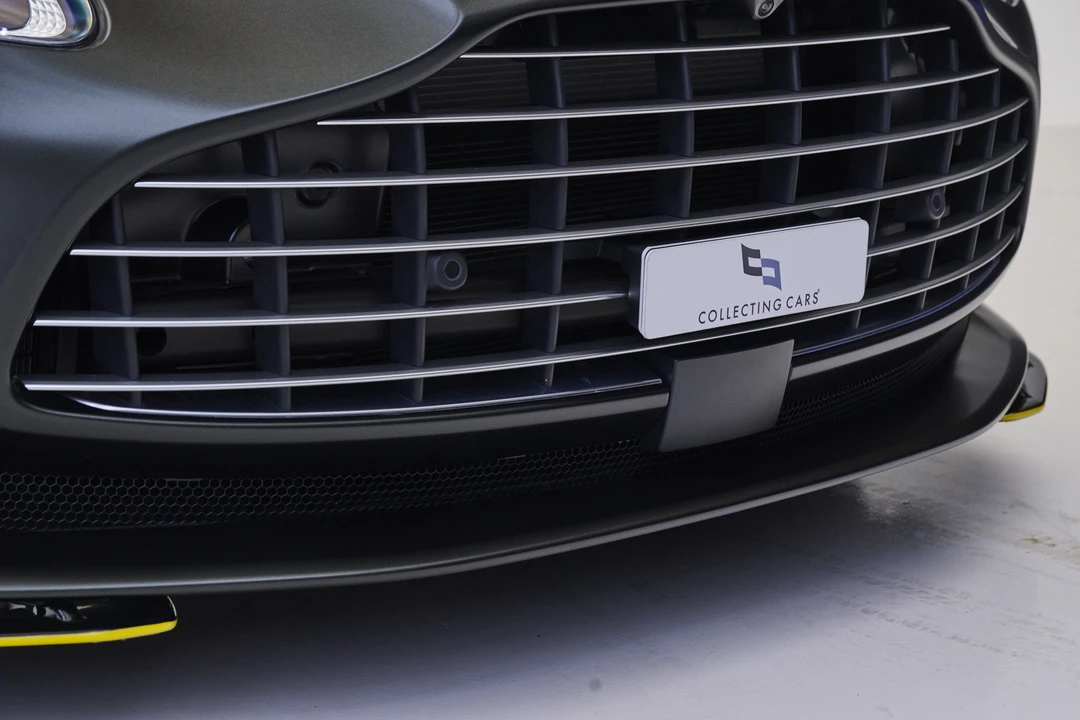2025 Aston Martin DB12 - Image 20 of 31