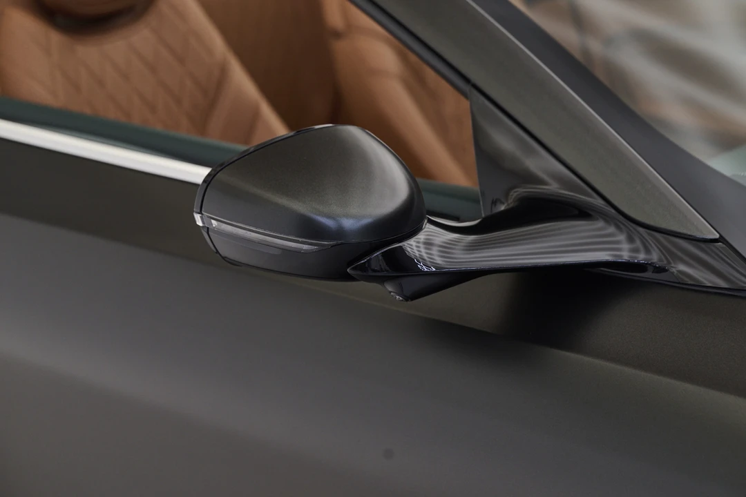 2025 Aston Martin DB12 - Image 25 of 31