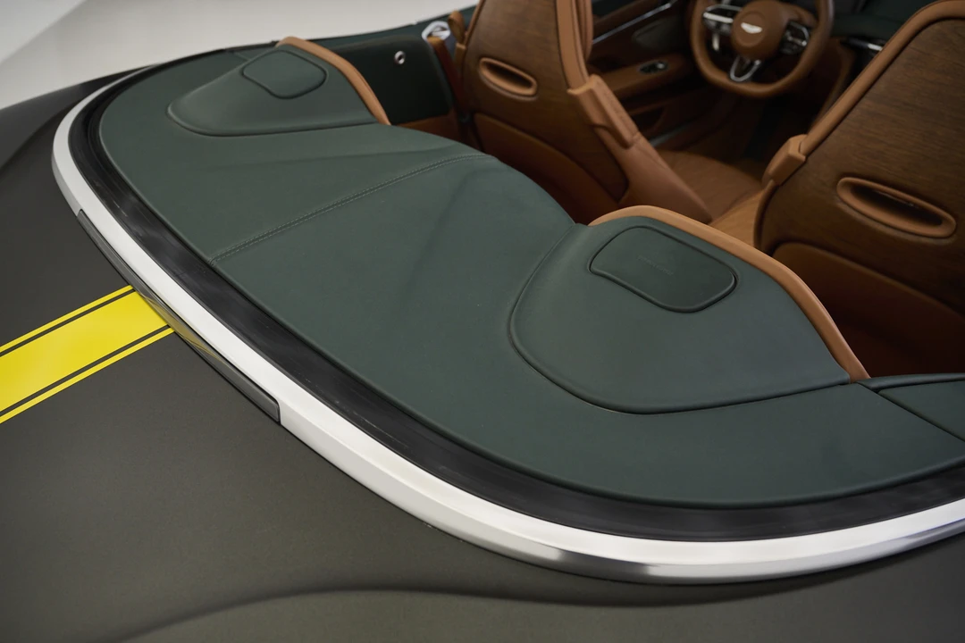 2025 Aston Martin DB12 - Image 29 of 31