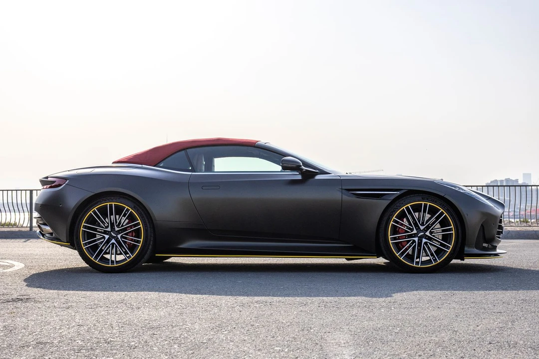2025 Aston Martin DB12 - Image 18 of 21