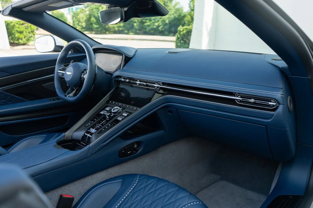 2025 Aston Martin DB12 - Image 22 of 31