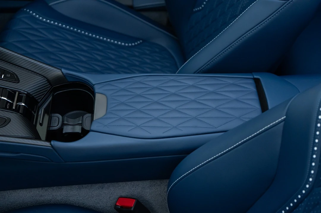 2025 Aston Martin DB12 - Image 28 of 31