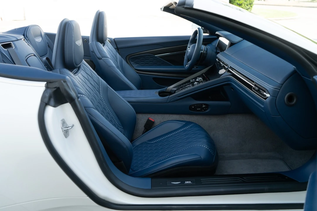 2025 Aston Martin DB12 - Image 23 of 31