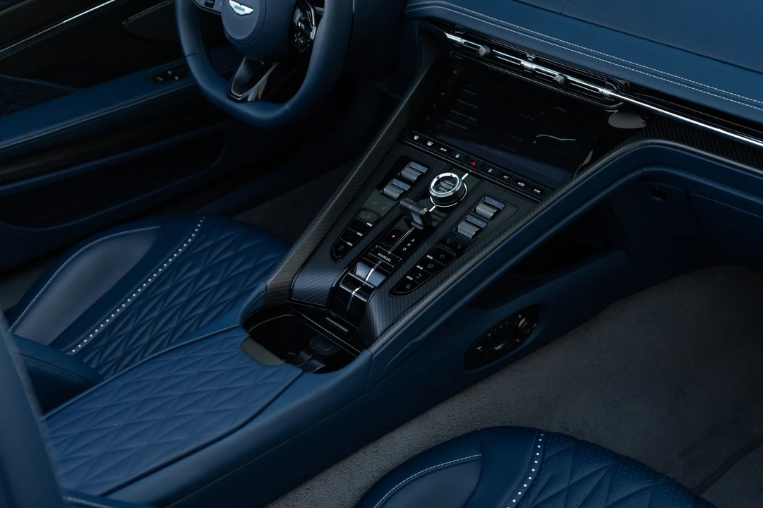 2025 Aston Martin DB12 - Image 26 of 31