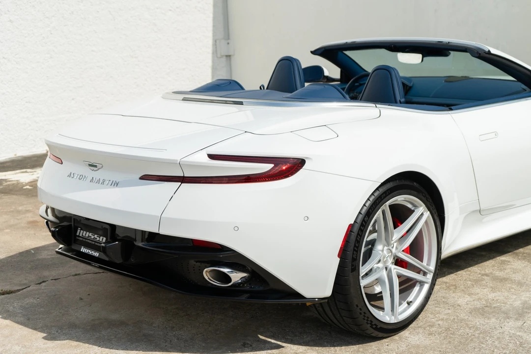 2025 Aston Martin DB12 - Image 20 of 31