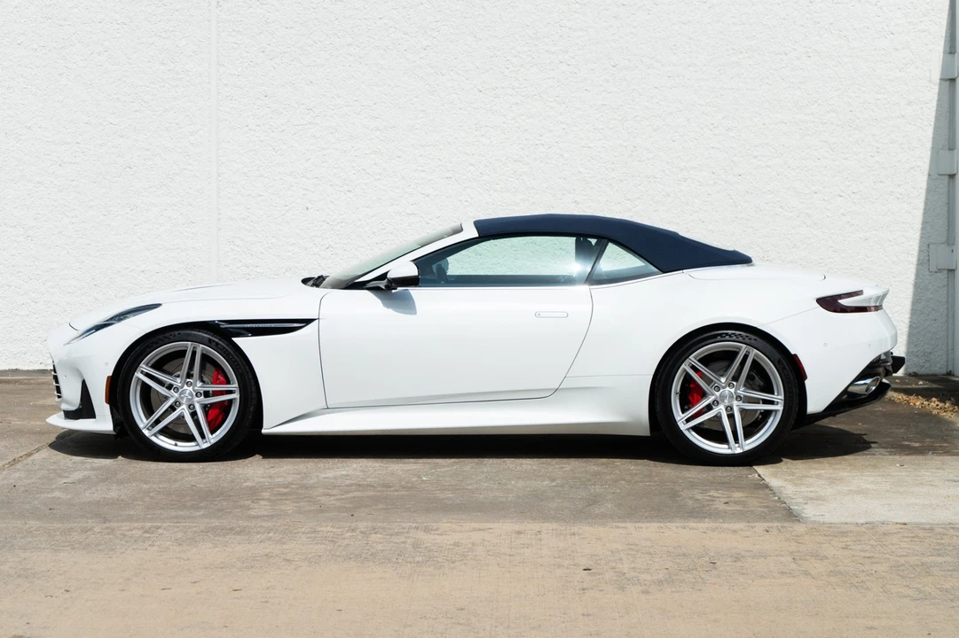 2025 Aston Martin DB12 - Image 3 of 31