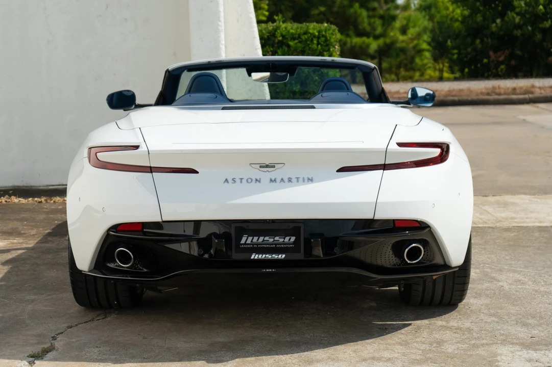 2025 Aston Martin DB12 - Image 18 of 31