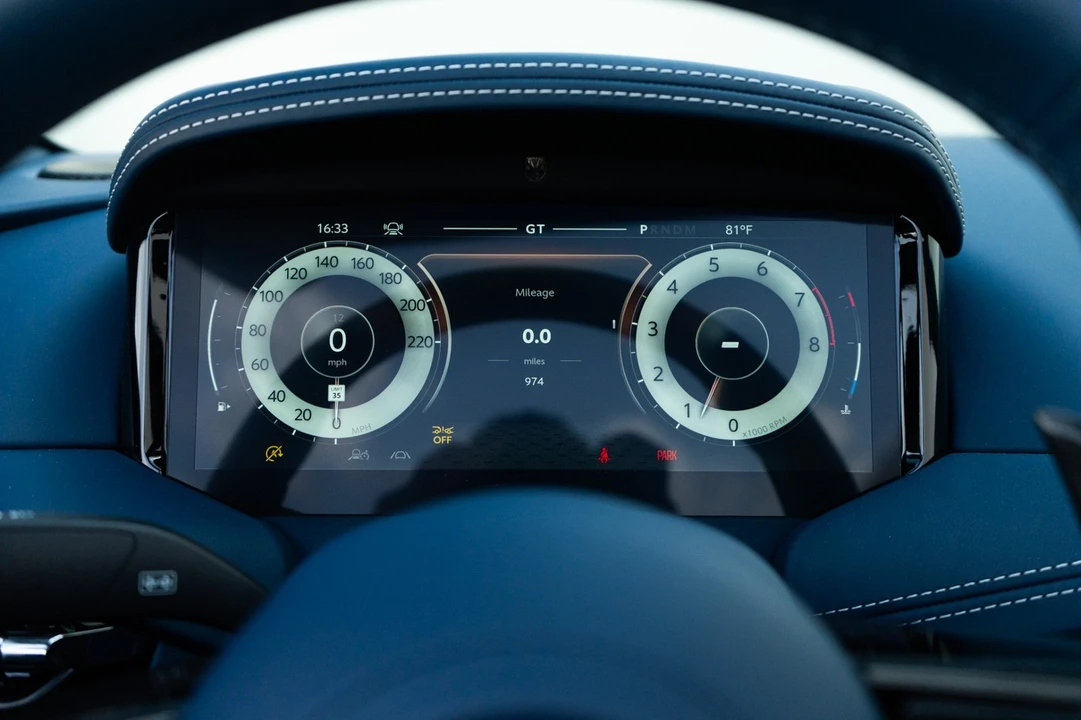 2025 Aston Martin DB12 - Image 15 of 31