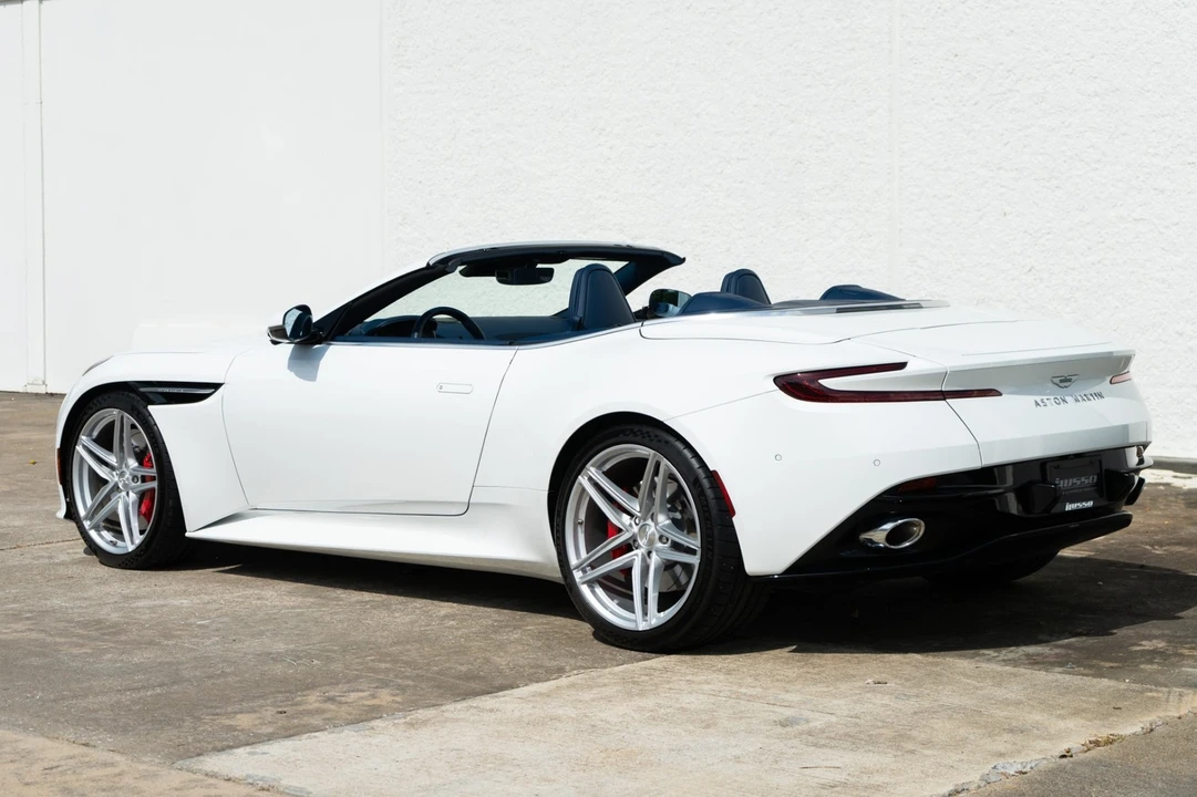 2025 Aston Martin DB12 - Image 10 of 31