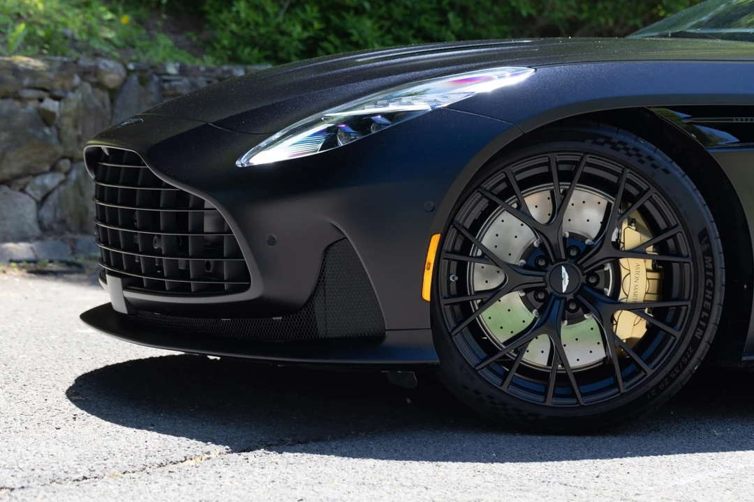 2025 Aston Martin DB12 - Image 7 of 31