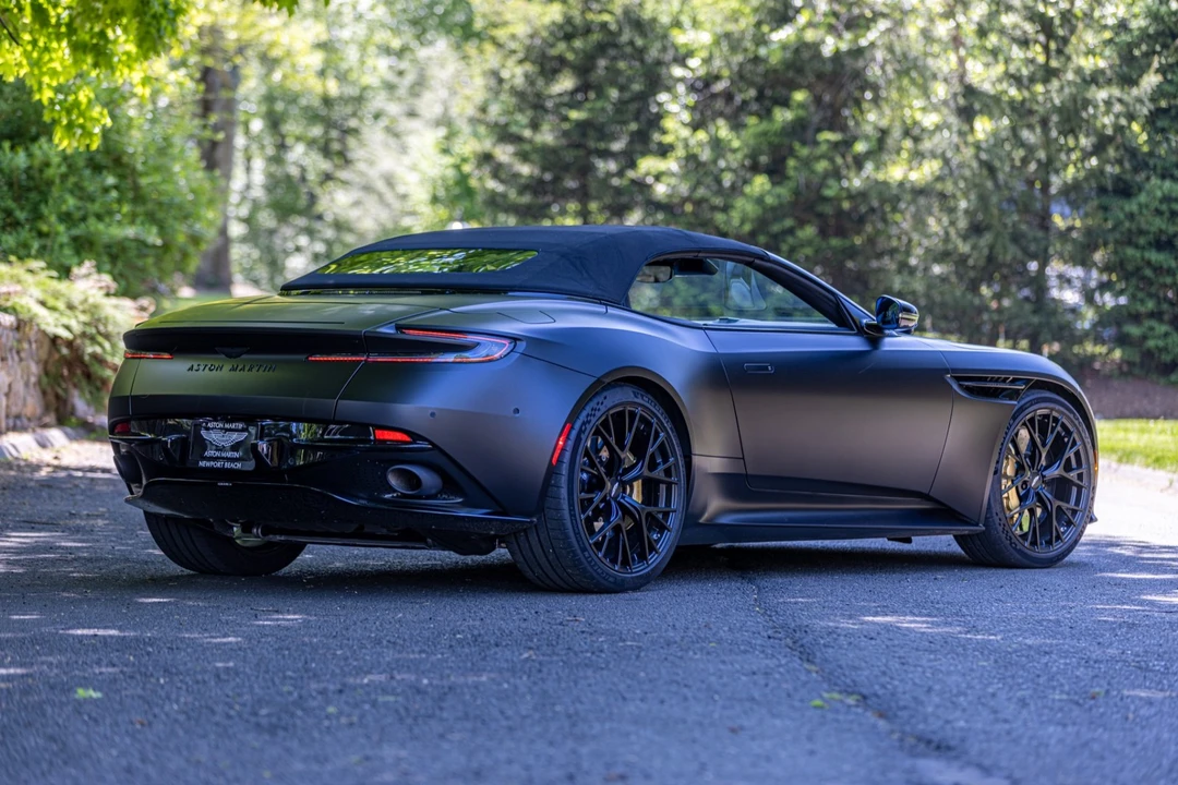 2025 Aston Martin DB12 - Image 4 of 31