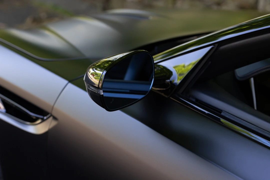 2025 Aston Martin DB12 - Image 28 of 31