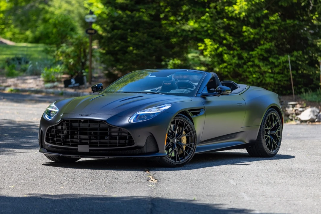 2025 Aston Martin DB12 - Image 3 of 31