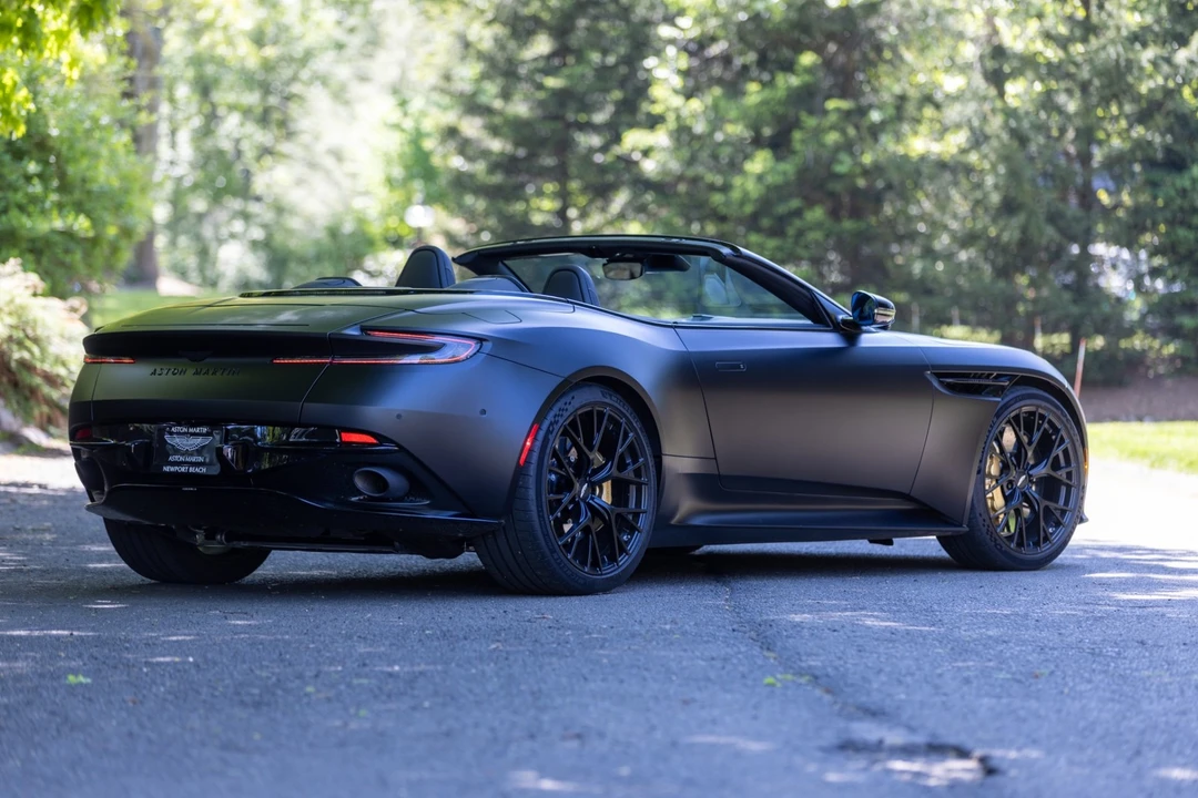 2025 Aston Martin DB12 - Image 5 of 31