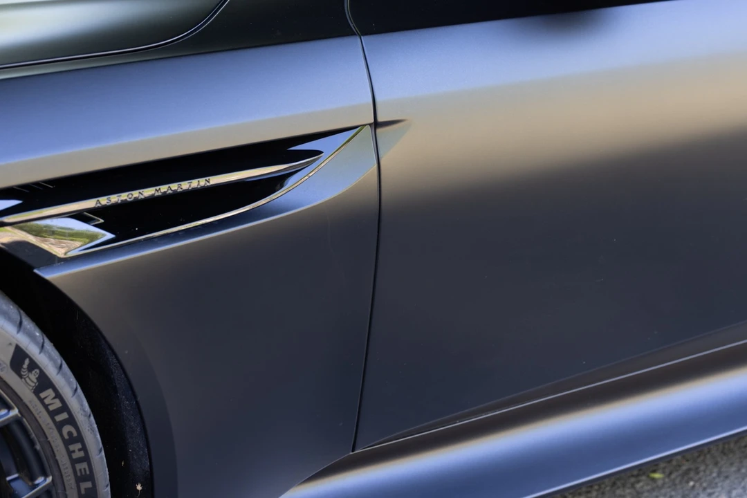 2025 Aston Martin DB12 - Image 21 of 31