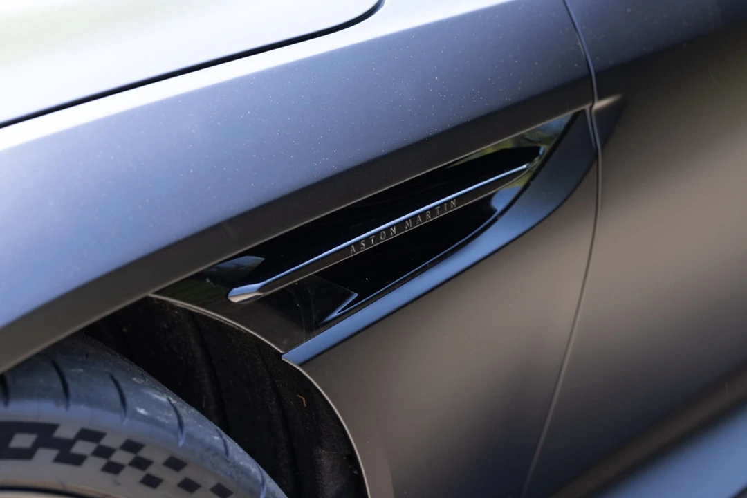 2025 Aston Martin DB12 - Image 9 of 31