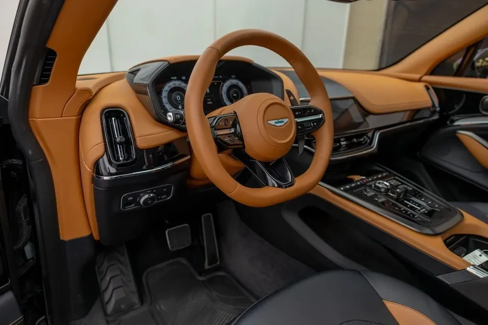 2025 Aston Martin DBX 707 - Image 10 of 19