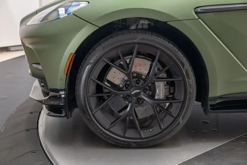 2025 Aston Martin DBX 707 - Image 17 of 19